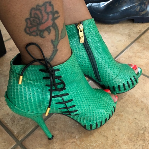 Versace open toe booties - Picture 1 of 8